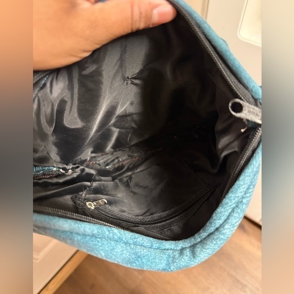 Beautiful Ecuador Turquoise Bead Printed Cross Body Bag - Picture 5 of 5